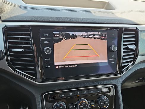 Used 2020 Volkswagen Atlas Cross Sport SEL R-Line w/ Cross Sport MDO Package FWD image 16
