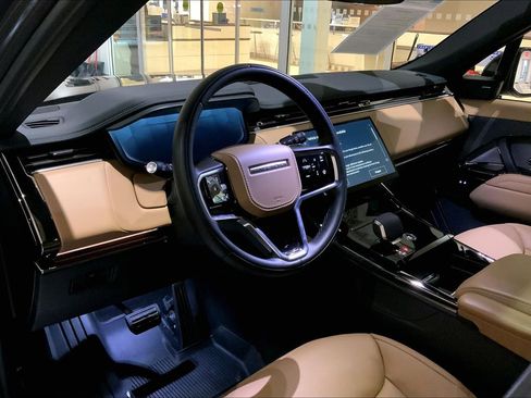 Used 2025 Land Rover Range Rover Sport SE image 17