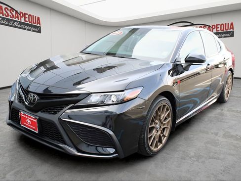 Certified 2023 Toyota Camry SE image 1