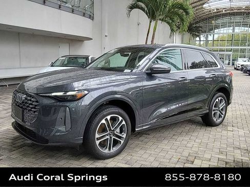 Certified 2025 Audi Q5 Premium w/ Convenience Package image 4