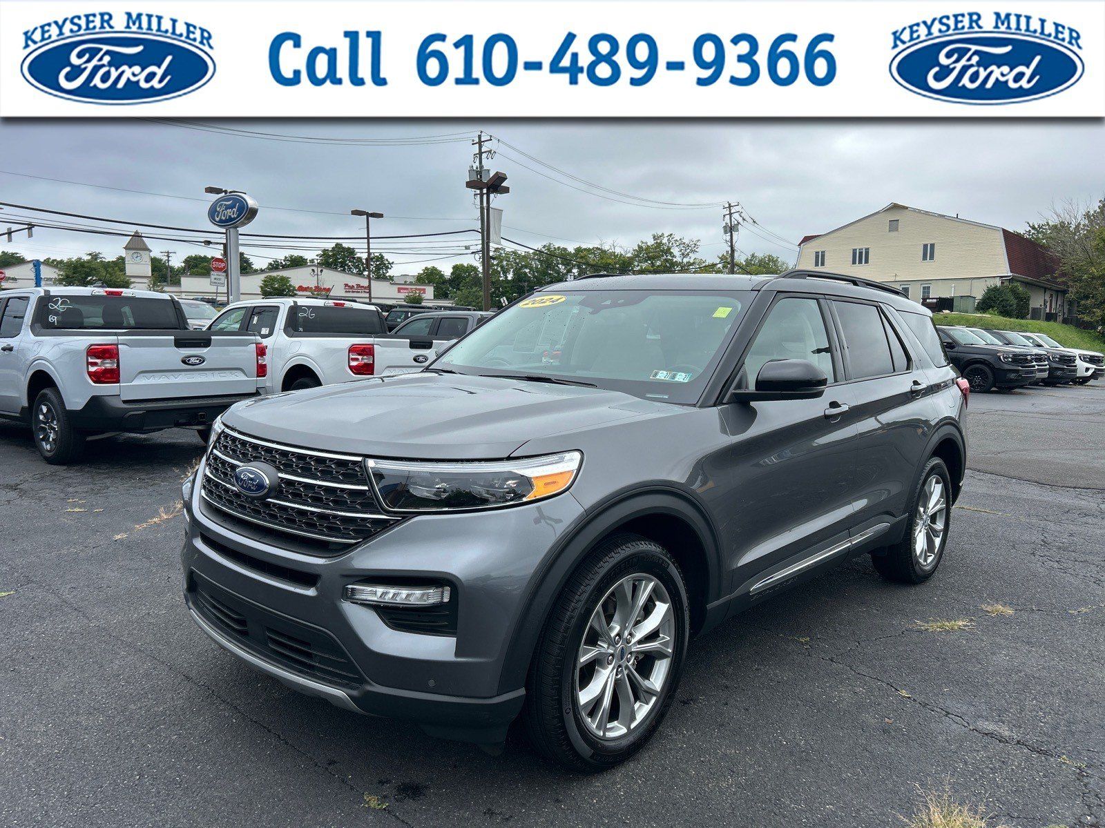 Certified 2024 Ford Explorer XLT w/ Equipment Group 202A AWD/4WD image 1