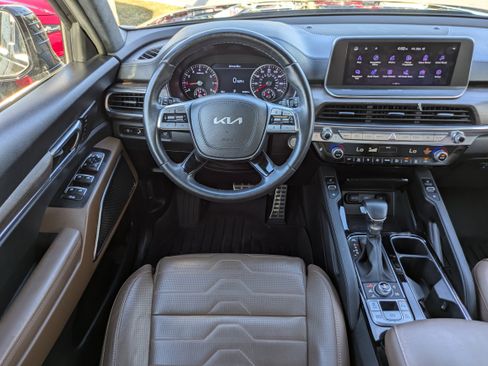 Used 2022 Kia Telluride SX w/ SX Prestige Package image 14