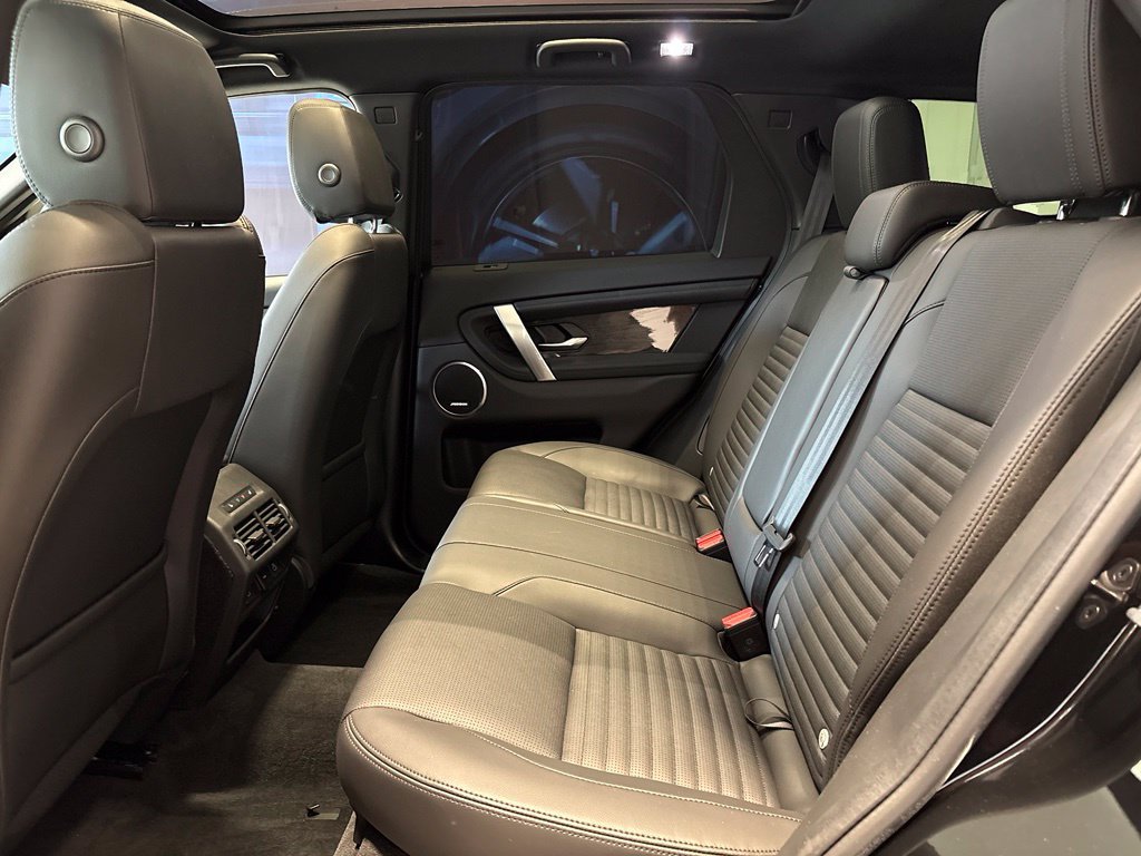 Used 2023 Land Rover Discovery Sport SE AWD/4WD image 13