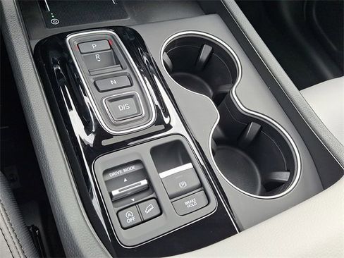 New 2025 Honda Pilot Touring image 13