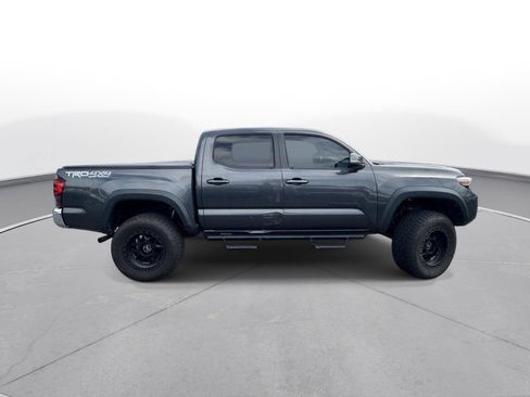 Used 2019 Toyota Tacoma TRD Off-Road AWD/4WD image 5