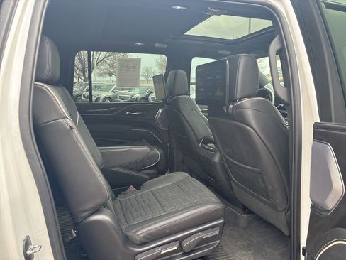 Certified 2023 Cadillac Escalade ESV Sport Platinum w/ LPO, ONYX Package image 21