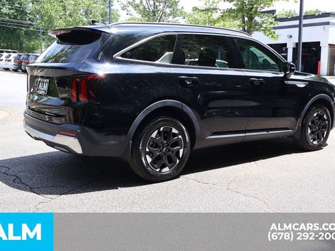 Used 2025 Kia Sorento S w/ Panoramic Sunroof Package FWD image 6