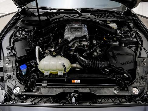 Used 2022 Ford Mustang Shelby GT500 w/ Carbon Fiber Track Pack RWD image 62