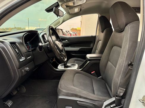 Used 2019 Chevrolet Colorado LT image 2