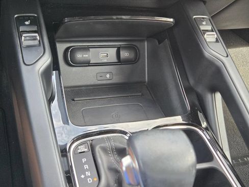 Used 2022 Kia Telluride S FWD image 32