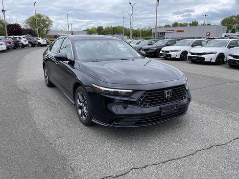 Used 2023 Honda Accord EX image 1