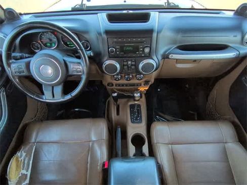 Used 2012 Jeep Wrangler Unlimited Sahara w/ Connectivity Group image 15