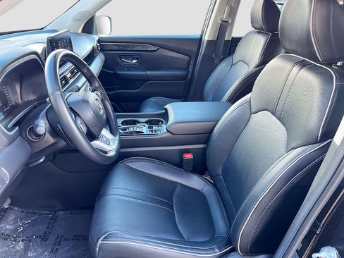 Used 2025 Honda Pilot Elite image 22