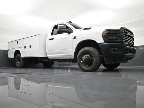 New 2026 RAM 3500 Tradesman AWD/4WD image 25