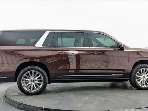 Used 2023 Cadillac Escalade ESV Premium Luxury w/ Performance Package AWD/4WD image 9