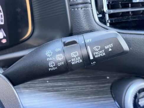 Used 2024 Jeep Wagoneer Series II w/ Flexible Seating Group RWD image 12