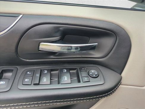 Used 2018 Dodge Grand Caravan SXT FWD image 22