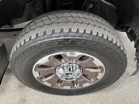 Used 2025 Ford F350 King Ranch w/ FX4 Off-Road Package image 16