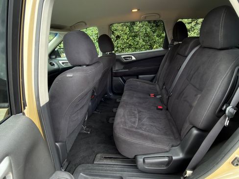 Used 2013 Nissan Pathfinder SV AWD/4WD image 12