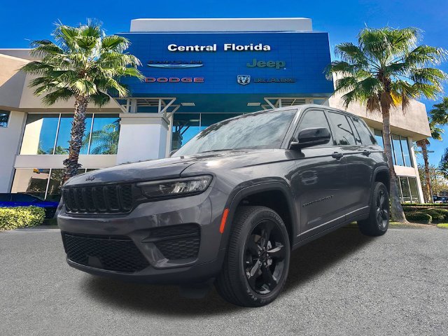 Certified 2024 Jeep Grand Cherokee Altitude AWD/4WD image 9