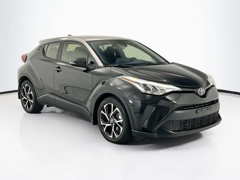 Used 2020 Toyota C-HR XLE FWD image 3