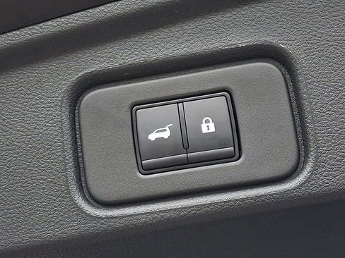 Certified 2025 Nissan Pathfinder SL w/ SL Premium Package AWD/4WD image 31