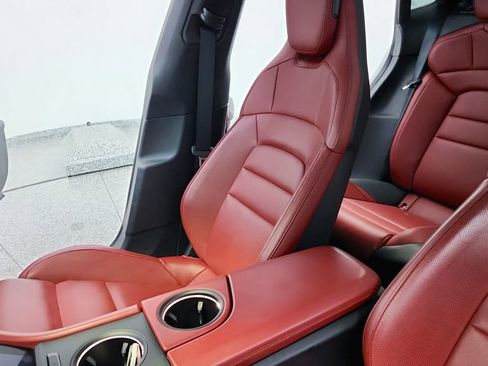 Used 2020 Porsche Taycan 4S w/ Premium Package image 16