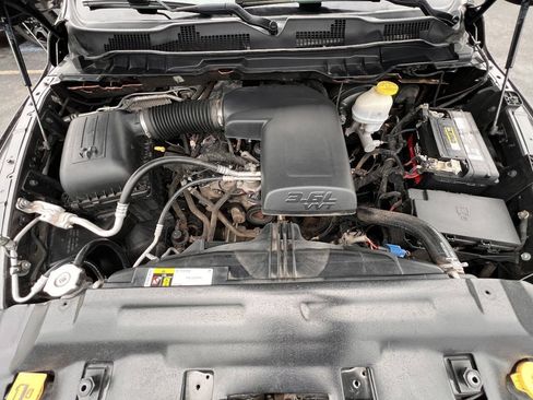 Used 2021 RAM 1500 Express w/ Wheel & Sound Group AWD/4WD image 29