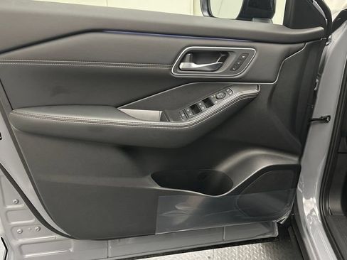 New 2026 Nissan Rogue Platinum AWD/4WD image 17