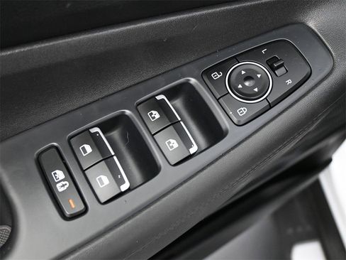 Used 2022 Hyundai Santa Fe XRT image 4