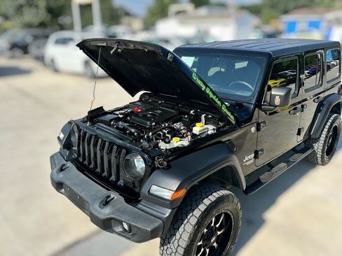 Used 2019 Jeep Wrangler Unlimited Sport S AWD/4WD image 16