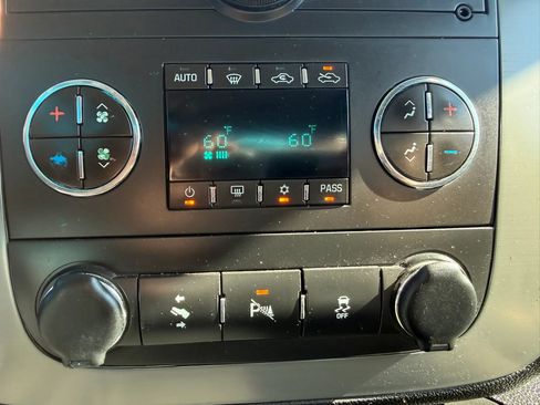 Used 2013 GMC Sierra 2500 SLT AWD/4WD image 16