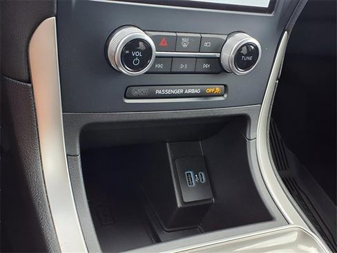 Used 2023 Ford Edge SEL w/ Convenience Package image 24
