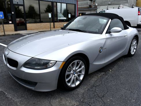 Used 2006 BMW Z4 3.0i image 2