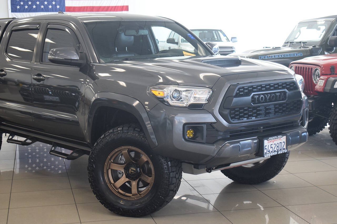 Used 2017 Toyota Tacoma TRD Sport w/ Tow Package (A/T) AWD/4WD image 8