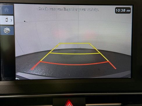 Used 2025 Hyundai Elantra SE image 19