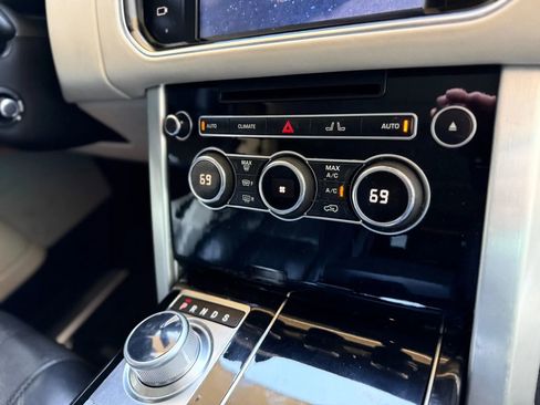 Used 2014 Land Rover Range Rover Supercharged image 16