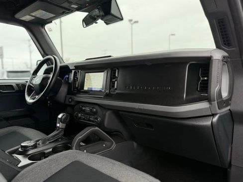 Used 2023 Ford Bronco Big Bend w/ Sasquatch Package image 17