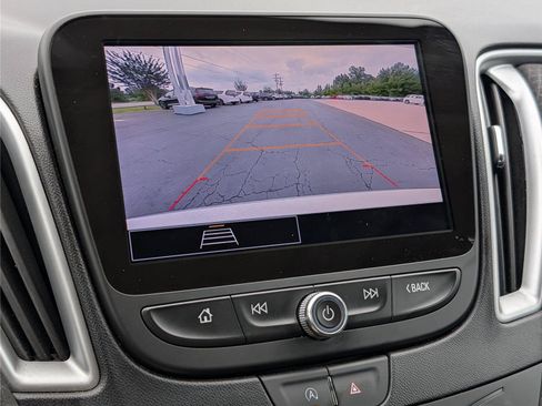 Used 2024 Chevrolet Malibu LT FWD image 17