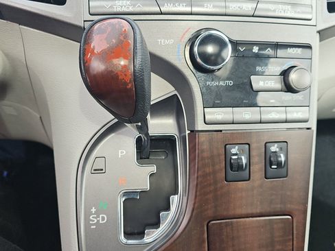 Used 2009 Toyota Venza AWD image 17