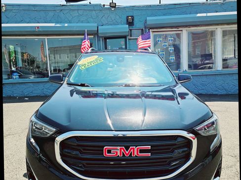 Used 2020 GMC Terrain SLT image 1