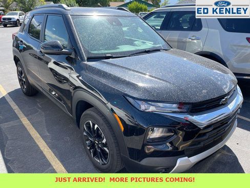 Used 2023 Chevrolet TrailBlazer LT w/ Convenience Package AWD/4WD image 1