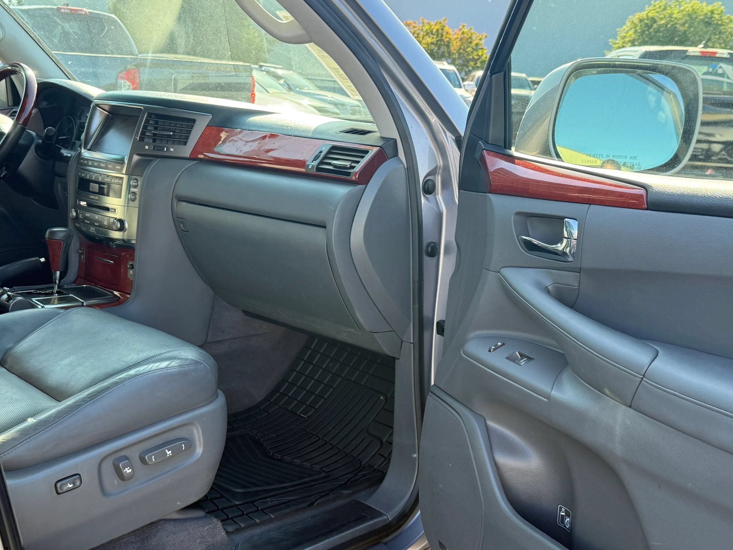Used 2009 Lexus LX 570 4WD image 27