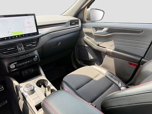 Used 2024 Ford Escape ST-Line w/ Tech Pack #1 AWD/4WD image 25