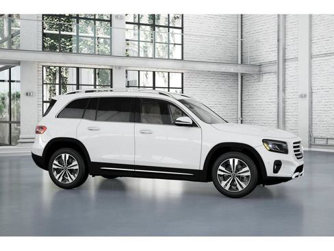 New 2025 Mercedes-Benz GLB 250 4MATIC image 14