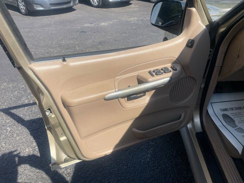 Used 2002 Ford Explorer Sport Trac 4x4 image 21