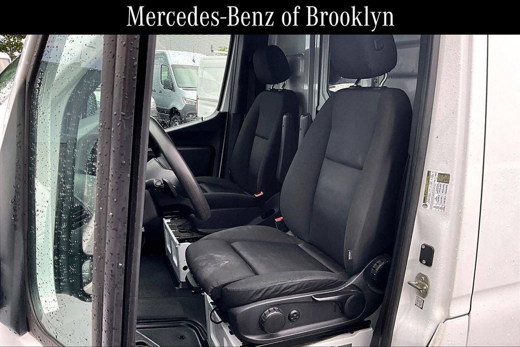 Used 2019 Mercedes-Benz Sprinter 144 image 7