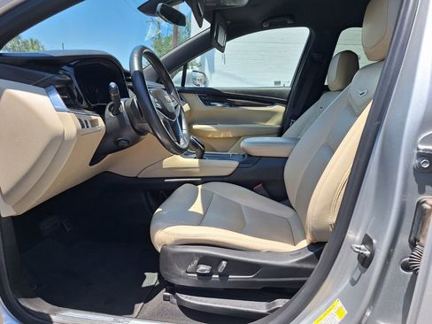 Used 2019 Cadillac XT5 FWD image 11