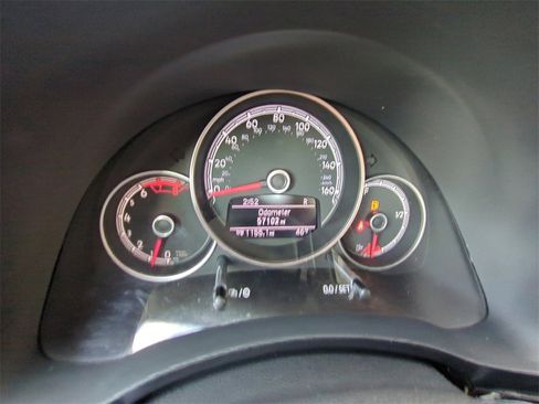 Used 2019 Volkswagen Beetle 2.0T S image 17