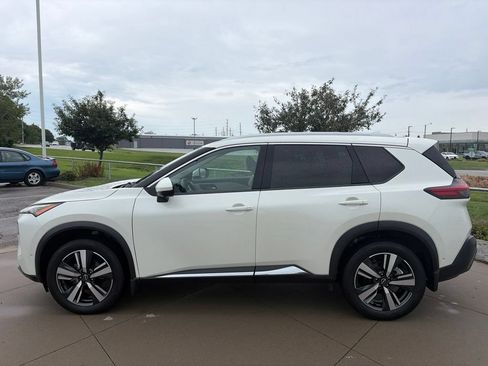 Used 2023 Nissan Rogue SL w/ SL Premium Package AWD/4WD image 5